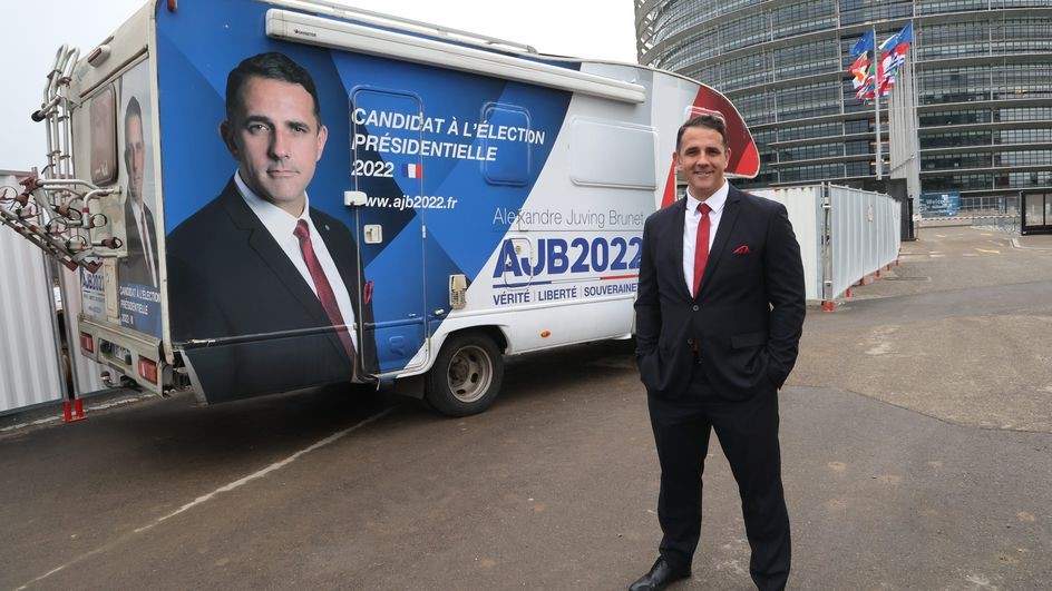 Un ancien gendarme, figure du complotisme, mis en examen dans le Var