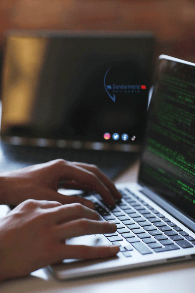 Facebook, Twitter, TikTokLa Gendarmerie ratisse large sur les réseaux sociaux