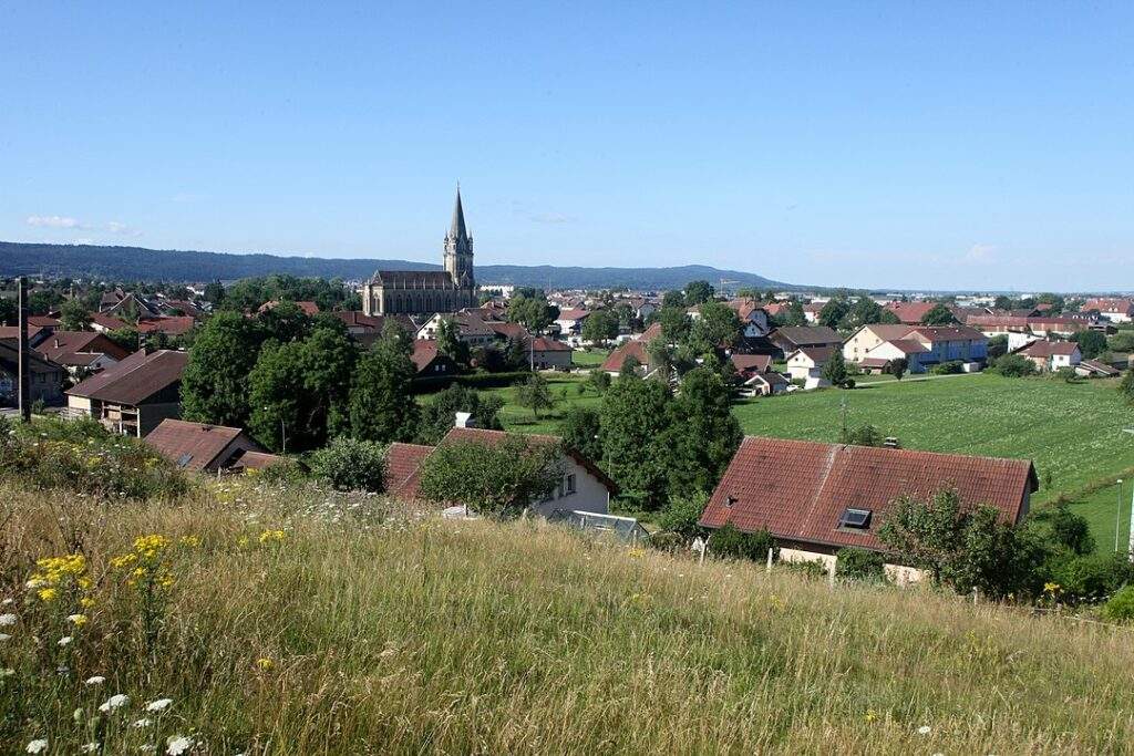 Trois frères septuagénaires accusés de pédophilie dans le Doubs