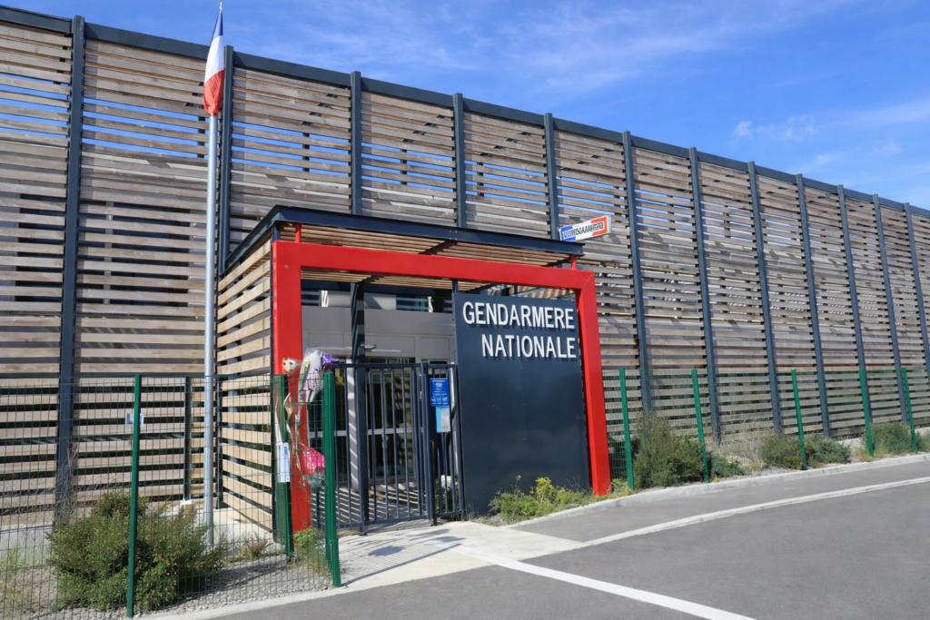 Narbonne : lors de l’inspection annuelle, le colonel Francis David salue l’engagement des gendarmes de la compagnie Inspection annuelle de la compagnie de gendarmerie de Narbonne avec le colonel Francis David
