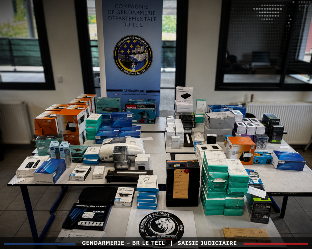 saisie de colis par la gendarmerie après vols de fret en Ardèche