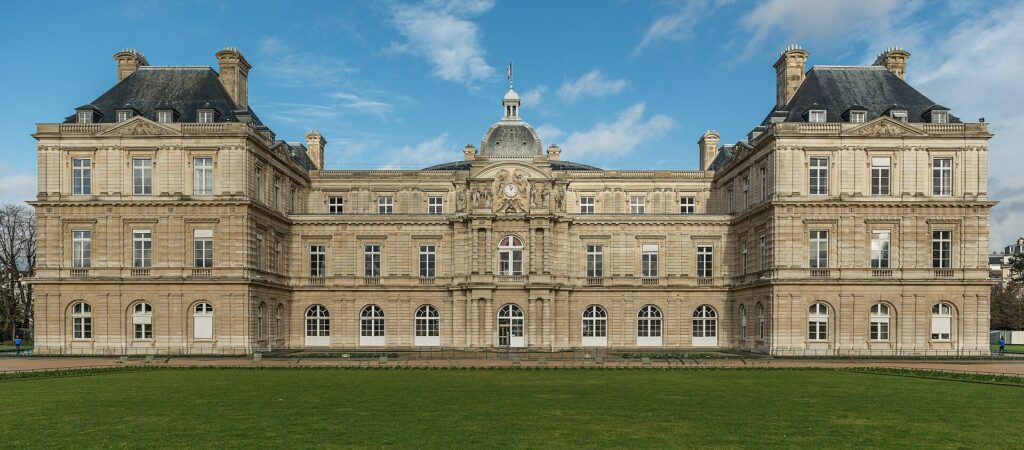 Violences et dégradations : le gouvernement veut élargir la réparation solidaire des dommages Façade sud du palais du Luxembourg, siège du Sénat, à Paris.