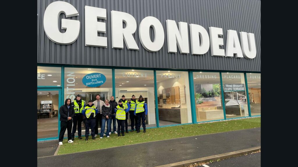 Gendarmes en protection de commerces à Orléans, le 24 octobre 2026.