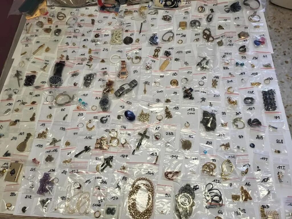 Lignan-sur-Orb : après deux interpellations, des bijoux cherchent leurs propriétaires Interpellation menée par les gendarmes après un cambriolage à Lignan-sur-Orb