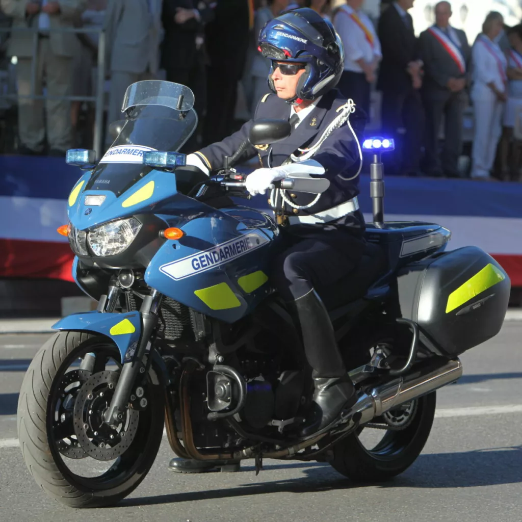 Délinquance enregistrée en septembre : les vols violents sans arme en hausse de 8 % Motocycliste de la Gendarmerie nationale lors du défilé du 14 Juillet 2011 à Toulon