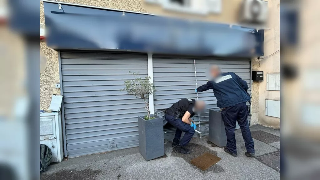 Rhône : les gendarmes déjouent un cambriolage de bijouterie avec un outil volé aux pompiers