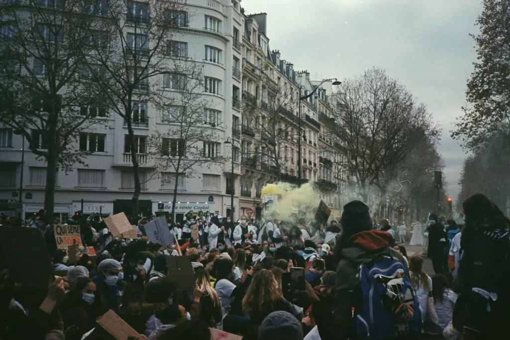 Montpellier : 25 interpellations après la manifestation lycéenne du 8 octobre Manifestation à Paris, photographie publiée en 2021 et sans lien avec le rassemblement de Montpellier du 8 octobre 2026