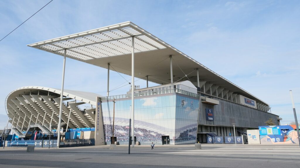 Le parvis du Septeo Stadium à Montpellier, photographié le 30 novembre 2025.